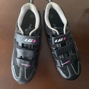 Garneru Spinning Shoes 10